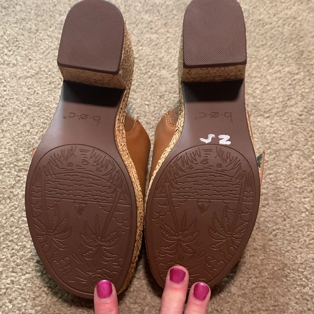 BOC Heels NWOT - Picture 3 of 5